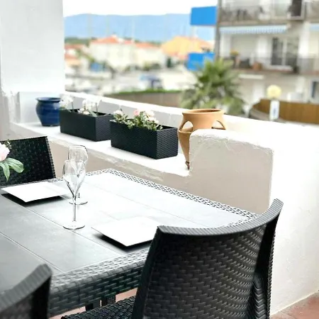 Xaloc Apartment Roses